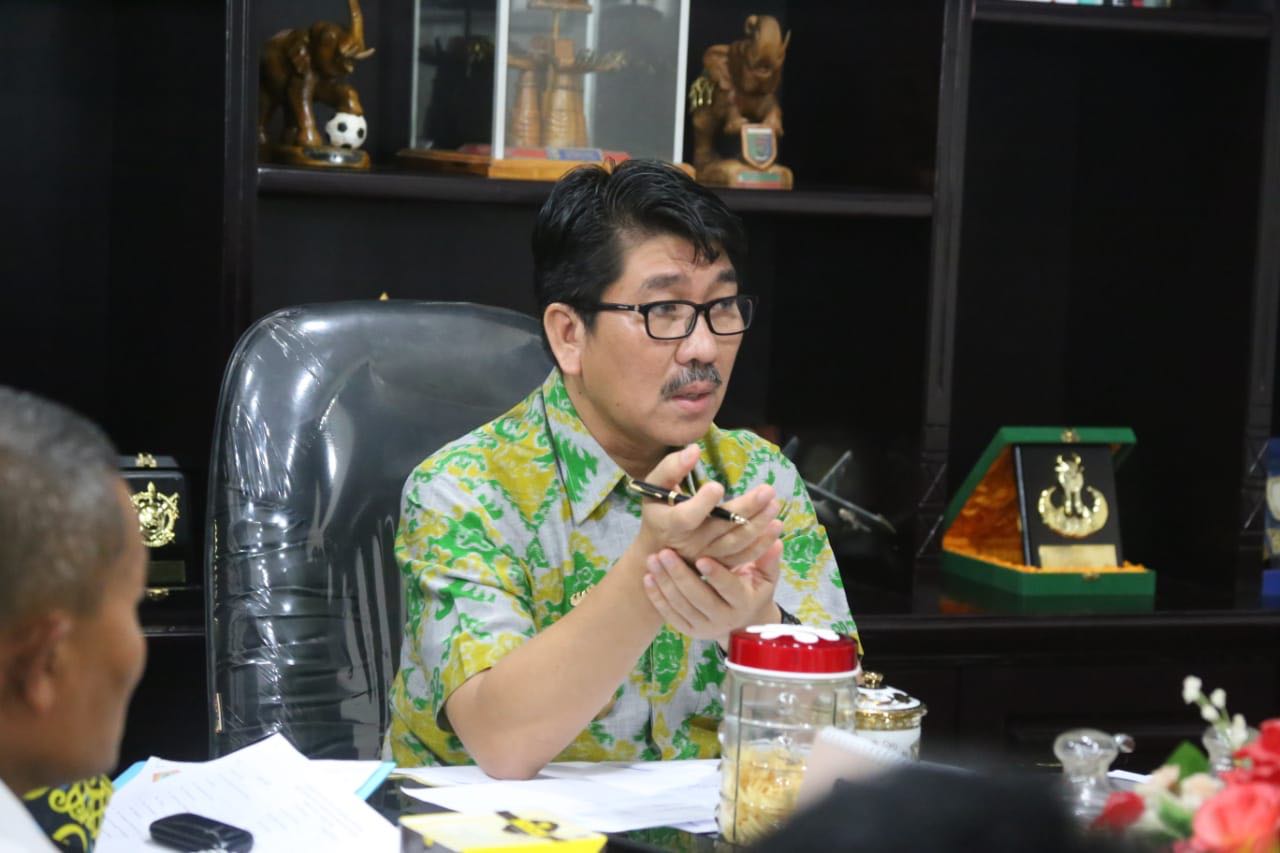 Plt Sekdaprov Hamartoni Pimpin Rapat Final HUT Lampung Ke 